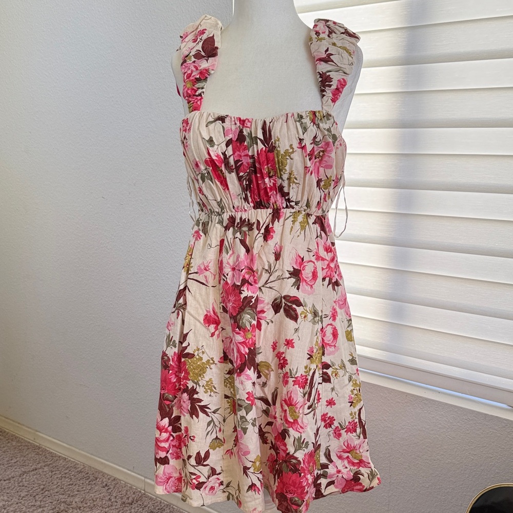 Abercrombie & Fitch Pink Floral Ruffle Dress. NWOT. Size S